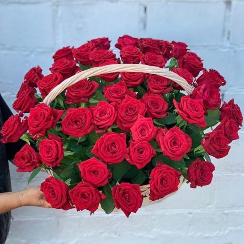 Корзина 51 красная роза - купить с доставкой в интернет-магазине | Флорист Экспресс по Томску